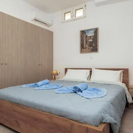 Manos Apartments Agios Nikolaos  Exterior photo