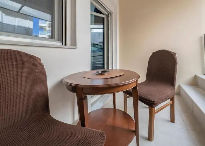 Manos Apartments